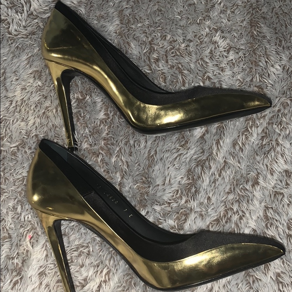 Heels - Picture 3 of 4